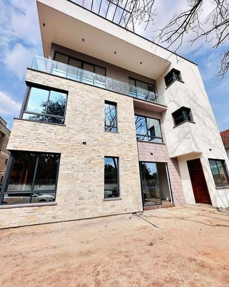 4 Bed Townhouse with En Suite at James Gichuru Road