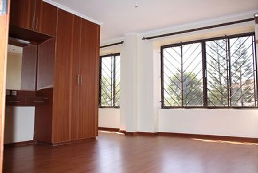 3 Bed Apartment with En Suite in Lavington