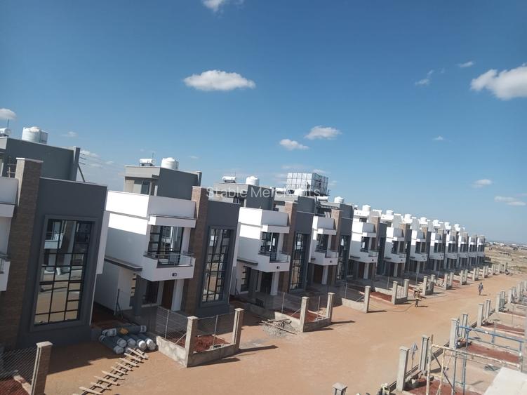 4 Bed Villa with En Suite in Eastern ByPass