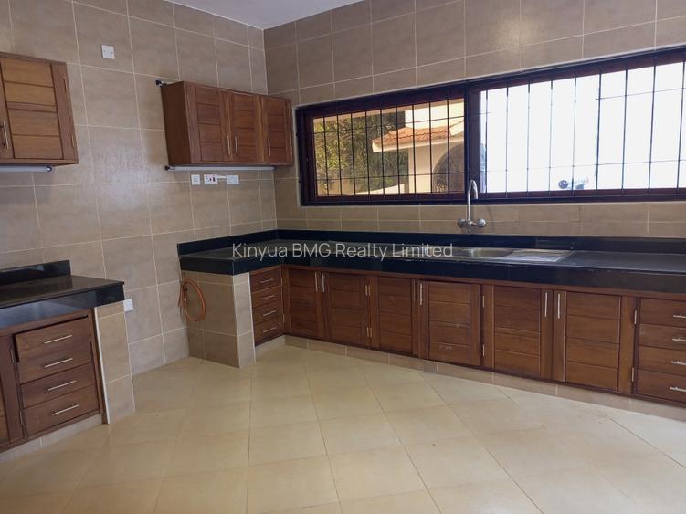 4 Bed Villa at Green Wood Drive