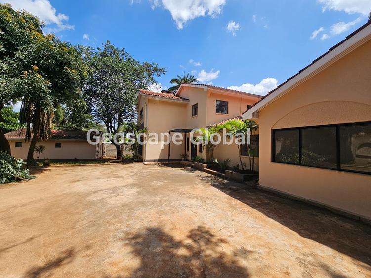 5 Bed House with En Suite in Kyuna