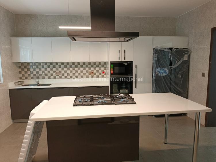 3 Bed Apartment with En Suite in Riverside