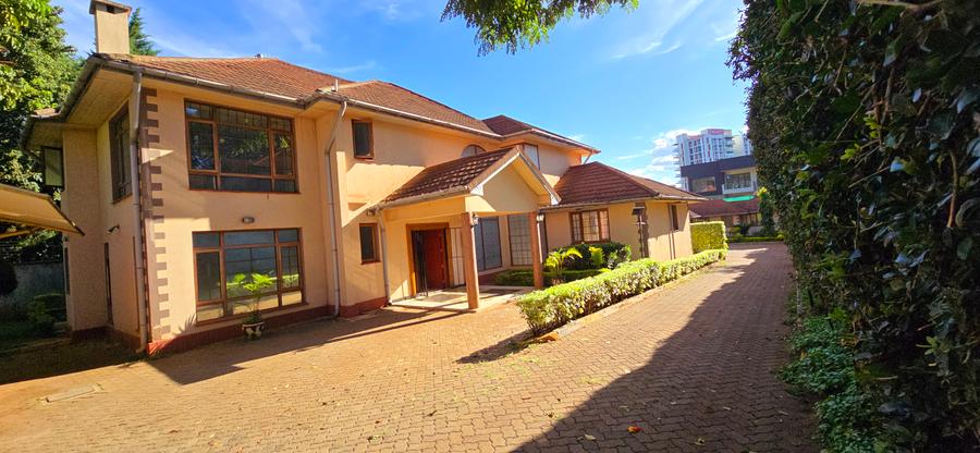 5 Bed House with En Suite at Mimosa Drive