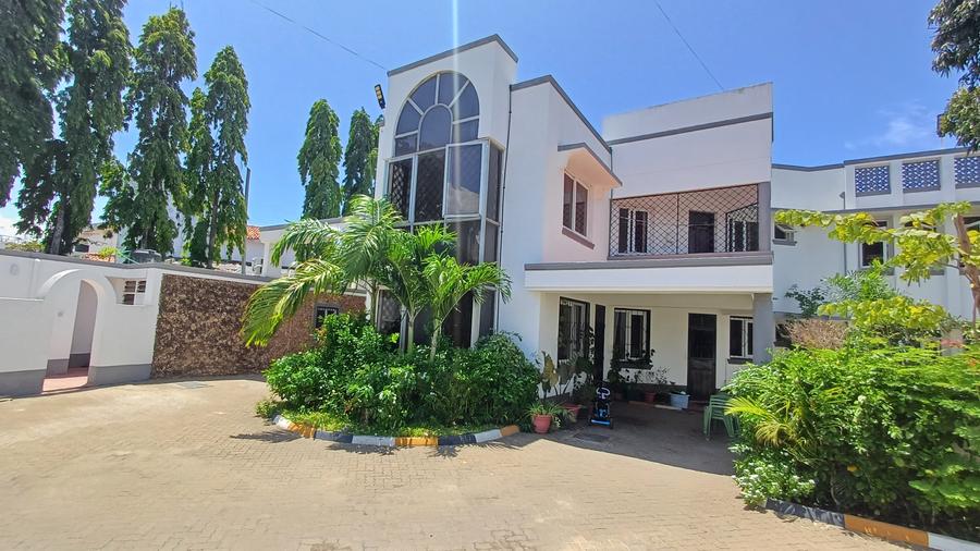 4 Bed Apartment with En Suite at Beach Road 4 Bed Apartment with En Suite at Beach Road