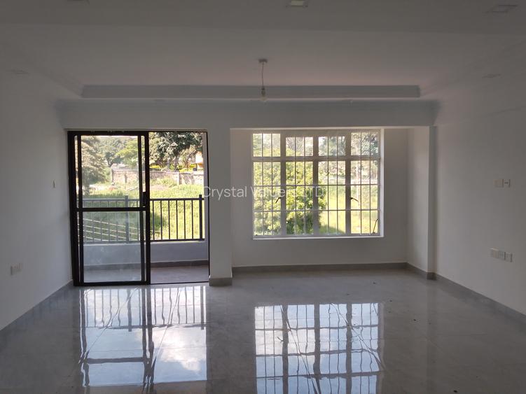 1 Bed Apartment with En Suite in Lavington
