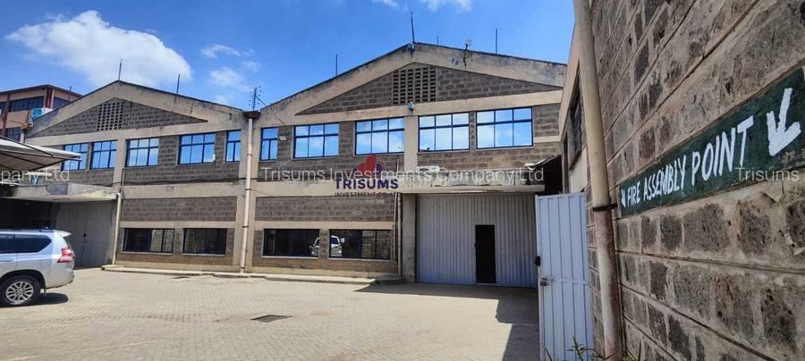30,000 ft² Warehouse with Service Charge Included in Industrial Area