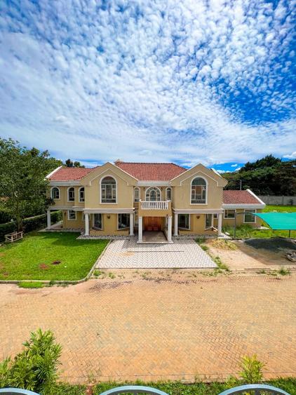 4 bed villa with en suite in garden estate