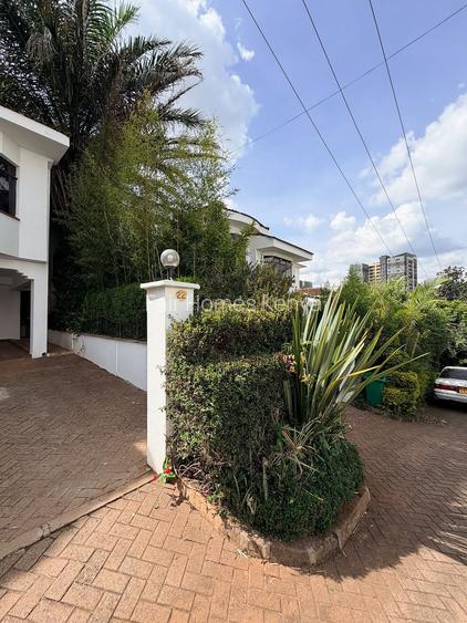 5 Bed Townhouse with En Suite at Riverside Drive