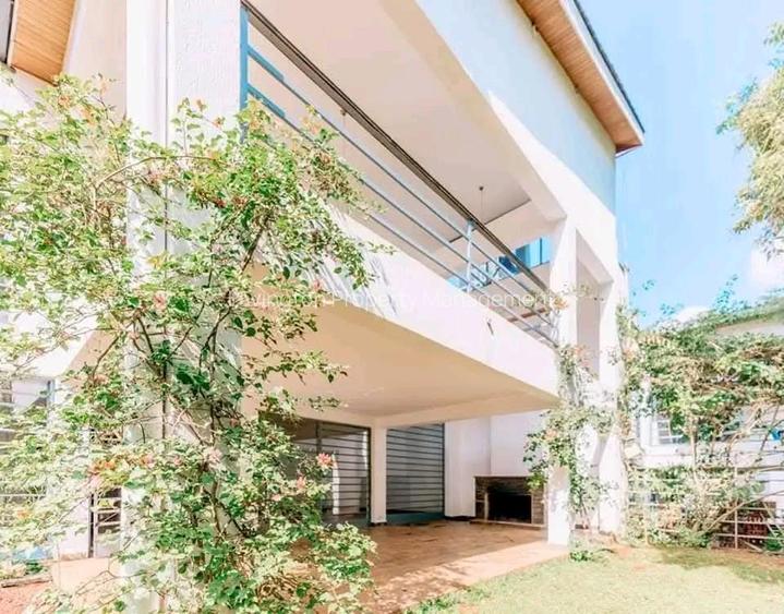 4 Bed Townhouse with En Suite at Lavington Green