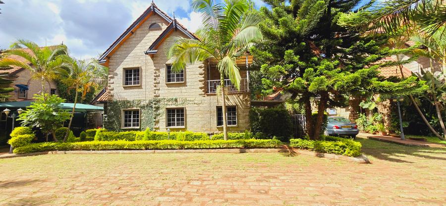 5 Bed Townhouse with En Suite at Othaya Road