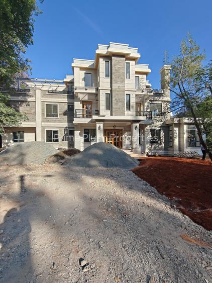 9 Bed House with En Suite in Karen