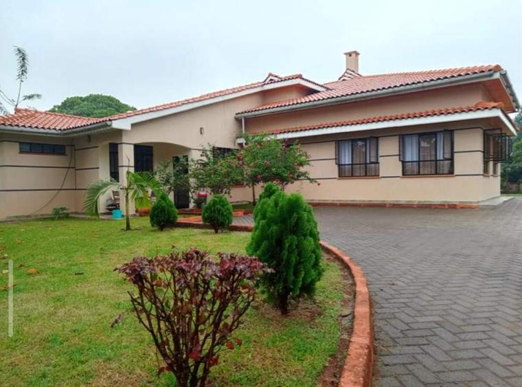 4 Bed House with En Suite at Runda