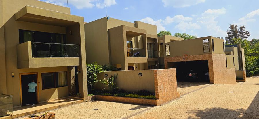 5 Bed Townhouse with En Suite at Convent Drive