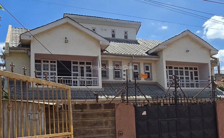 4 Bed House with Walk In Closet at Varsityville