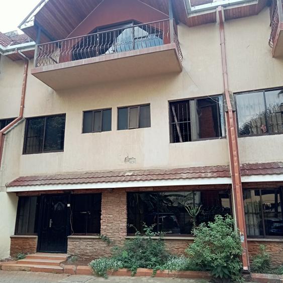 4 Bed Townhouse with En Suite at Parklands