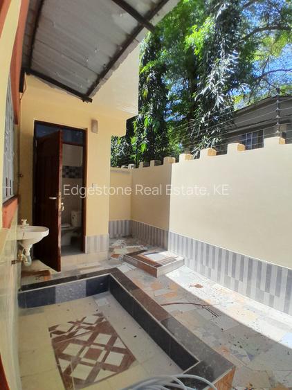 3 Bed Apartment with En Suite in Mtwapa