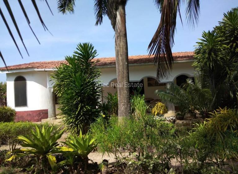 3 Bed House with En Suite at Diani Beach Road