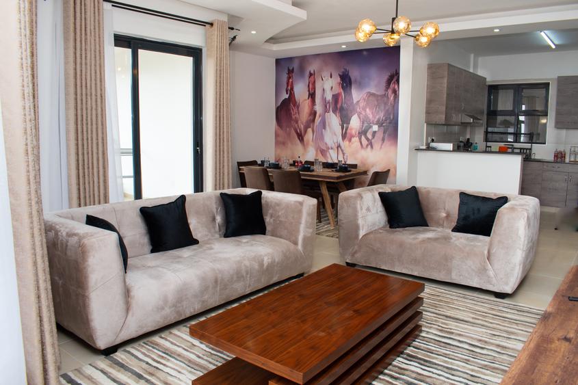 Serviced 2 Bed Apartment with En Suite at Lantana Road