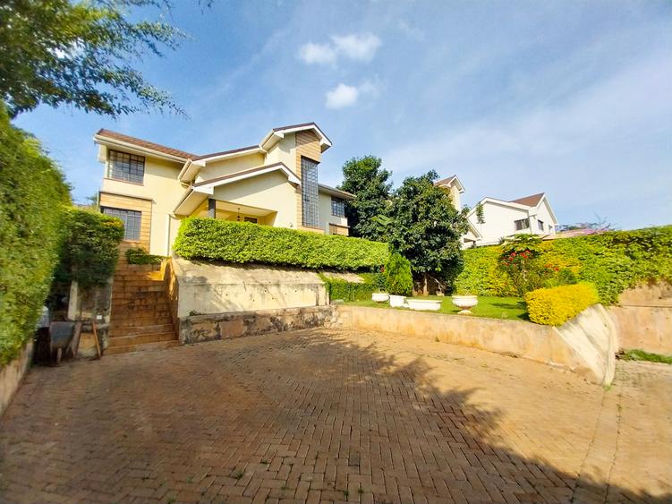 4 Bed Townhouse with Staff Quarters in Kitisuru