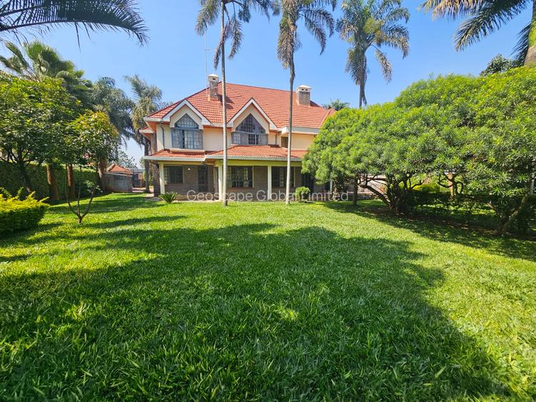 5 Bed House with En Suite in Runda