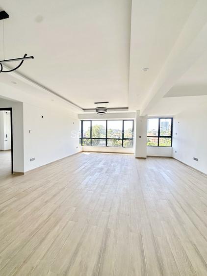 4 Bed Apartment with En Suite in Westlands Area