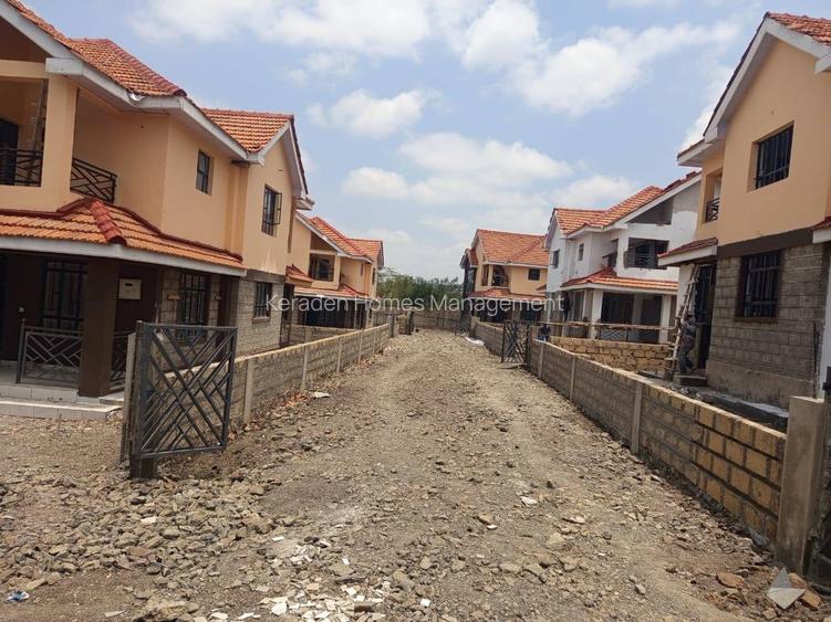 4 Bed Townhouse with En Suite in Ongata Rongai