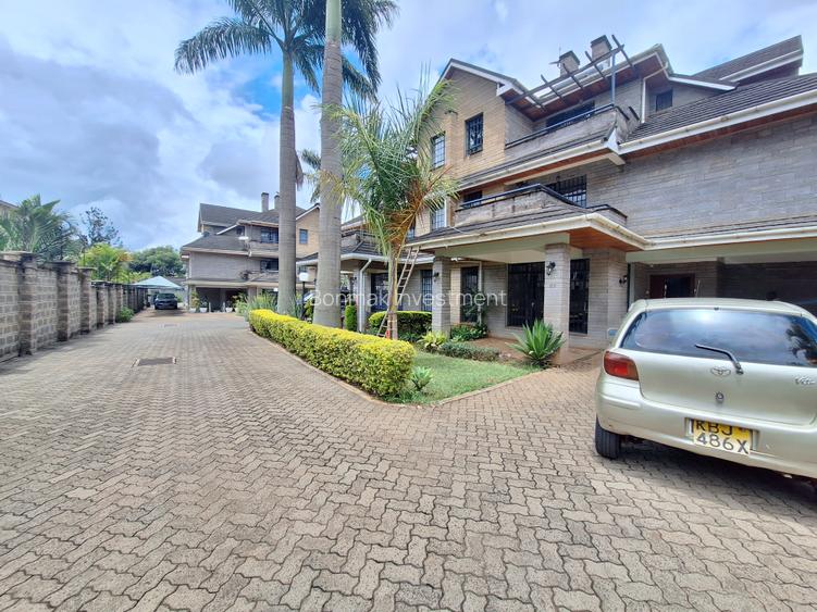 4 Bed Townhouse with En Suite at Convent Drive
