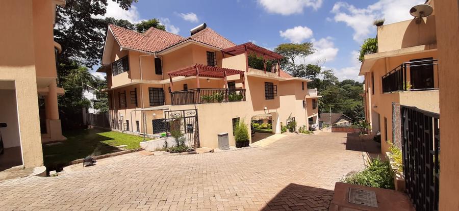 5 Bed Townhouse with En Suite at Kyuna Crescent