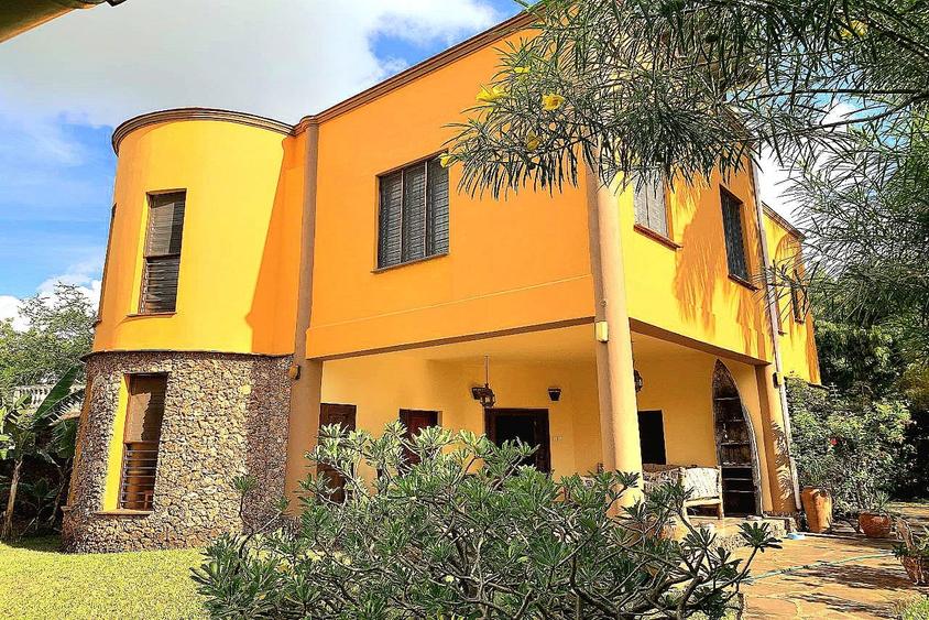 4 Bed Villa with En Suite in Diani