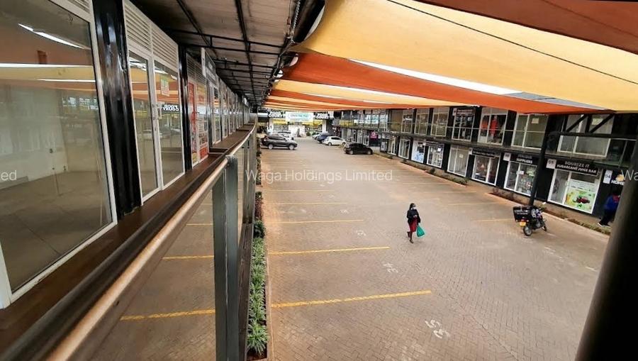 5,000 ft² Commercial Property with Parking at Un Avenue