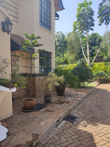 5 Bed Townhouse with En Suite at Runda