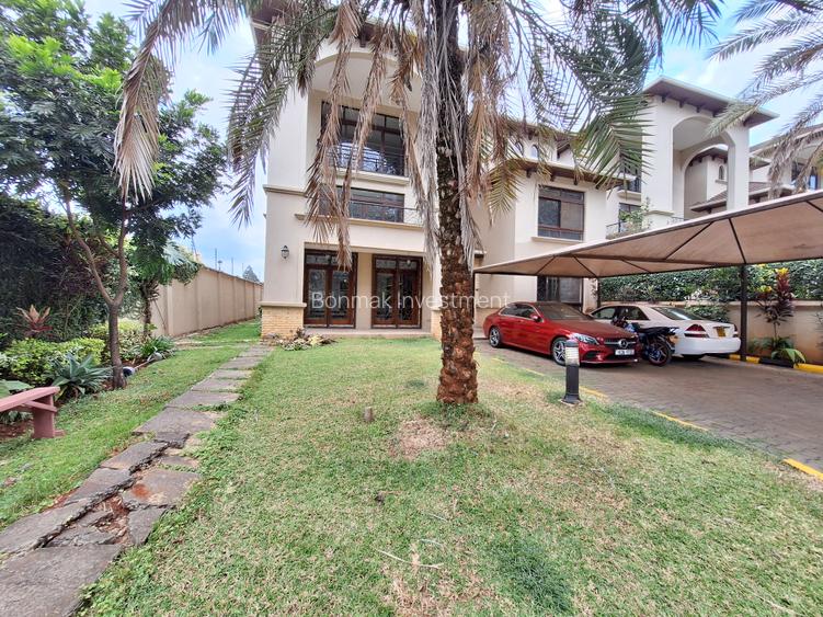 5 Bed Townhouse with En Suite at The Heart Of Lavington