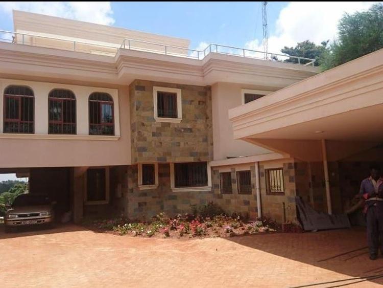 5 Bed House with En Suite in Lavington