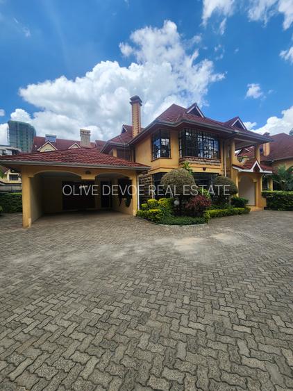 5 Bed Townhouse with En Suite in Kileleshwa