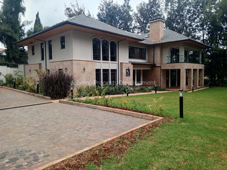 4 Bed House with En Suite in Runda