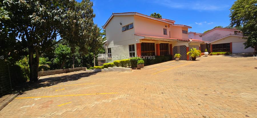 5 Bed House with En Suite at Whispers Avenue