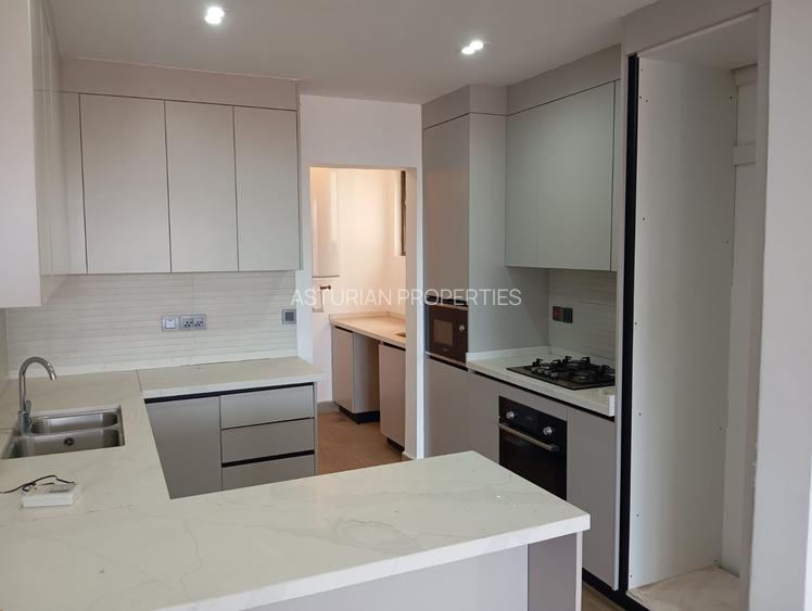 3 Bed Apartment with En Suite in Riverside