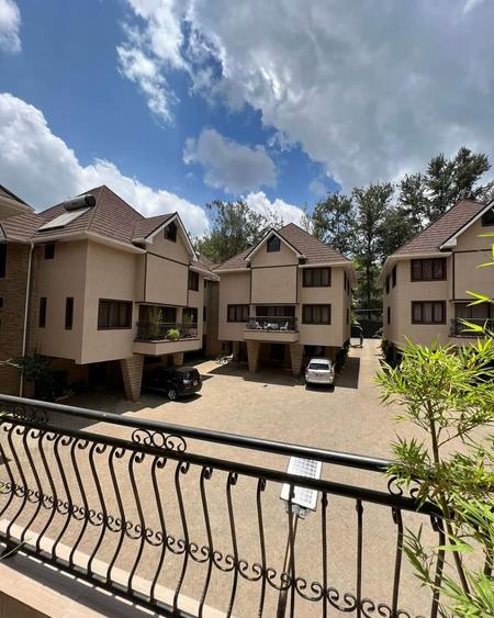 5 Bed Townhouse with En Suite at Lavington