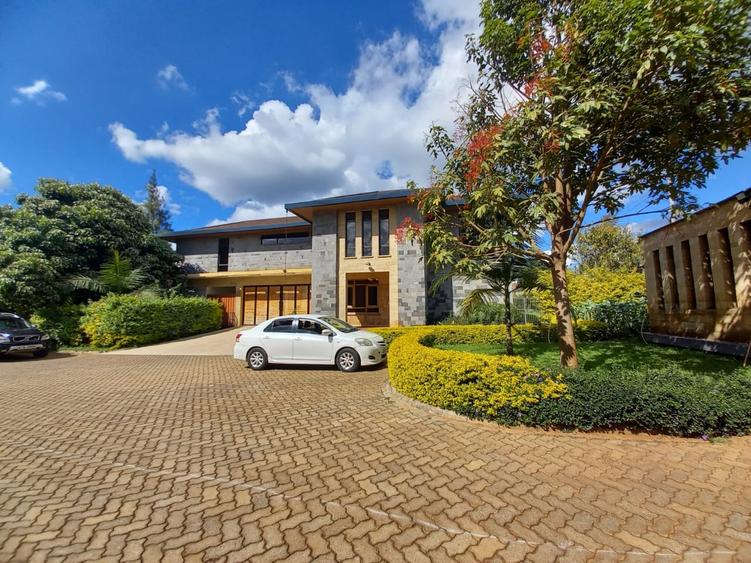 5 Bed Townhouse with En Suite in Runda 5 Bed Townhouse with En Suite in Runda