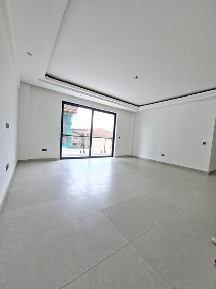 3 Bed Apartment in Brookside - Bild 4