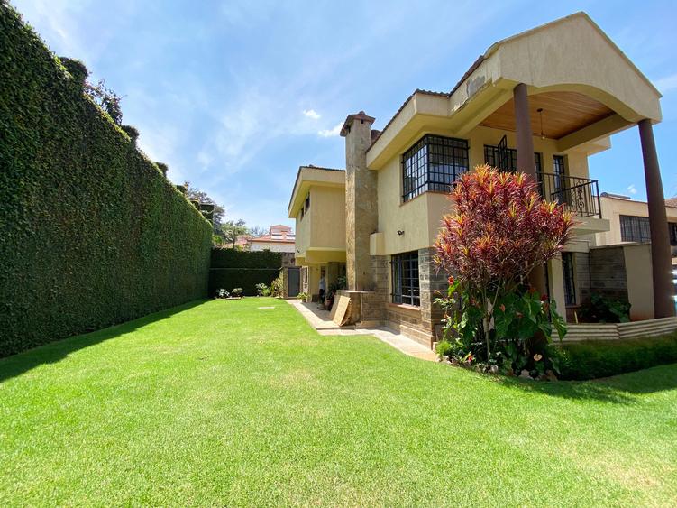 5 Bed Villa with Garden in Spring Valley