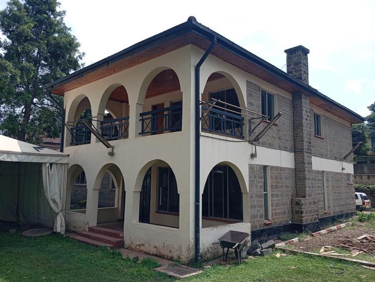 5 Bed House with En Suite at Lavington 5 Bed House with En Suite at Lavington