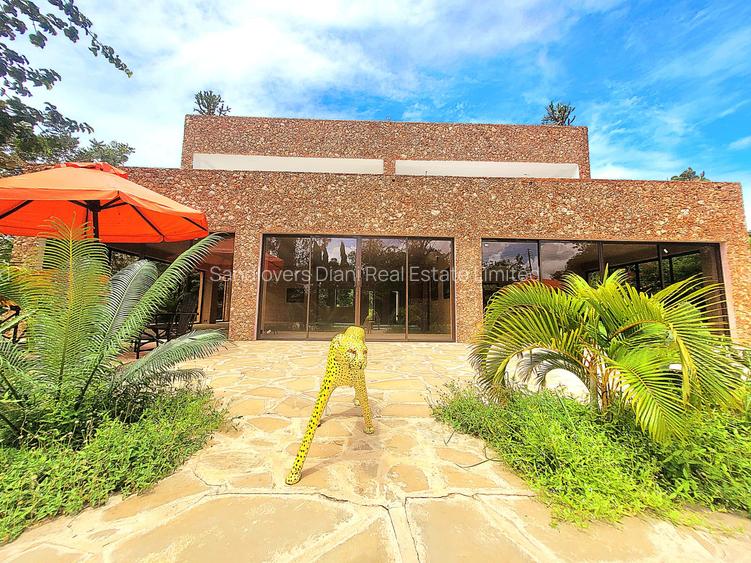 5 Bed Villa with En Suite in Diani