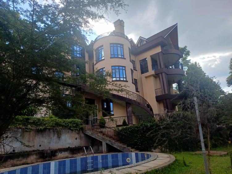 9 Bed Townhouse with En Suite in Nyari