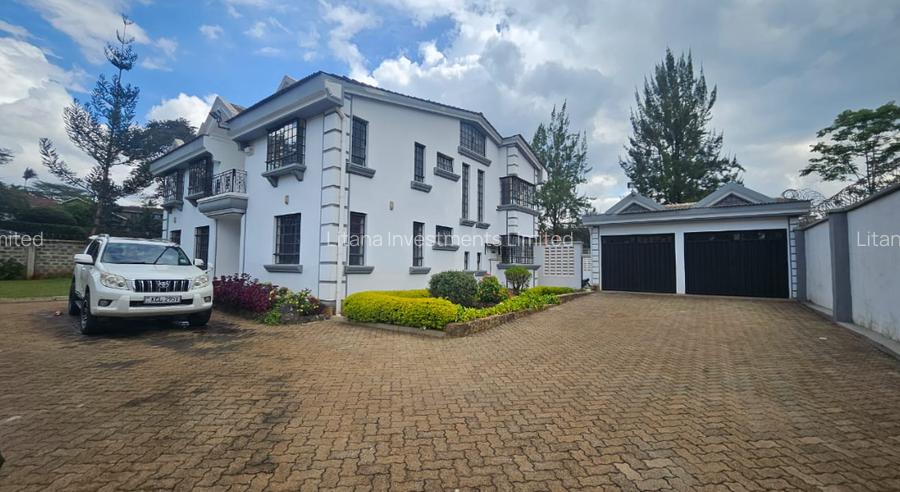 5 Bed House with En Suite at Old Runda