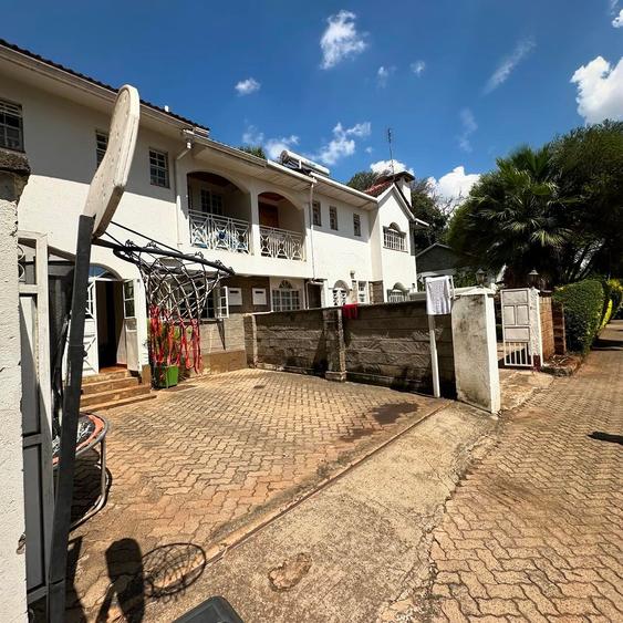 4 Bed Townhouse with En Suite in Lavington 4 Bed Townhouse with En Suite in Lavington