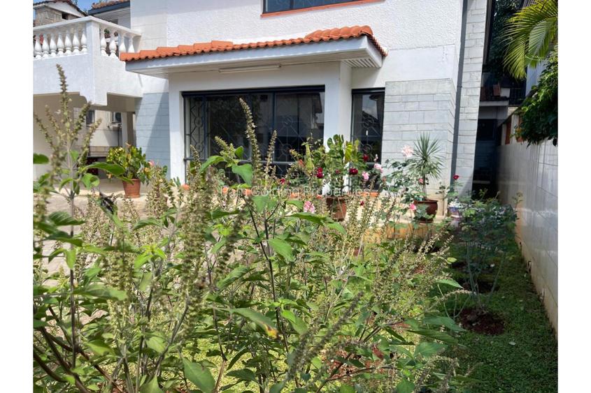 4 Bed Townhouse with En Suite in Spring Valley