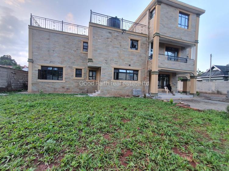 6 Bed House with En Suite in Ridgeways