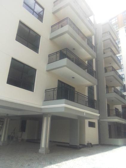 3 bed apartment with en suite at 67 airport hotel area