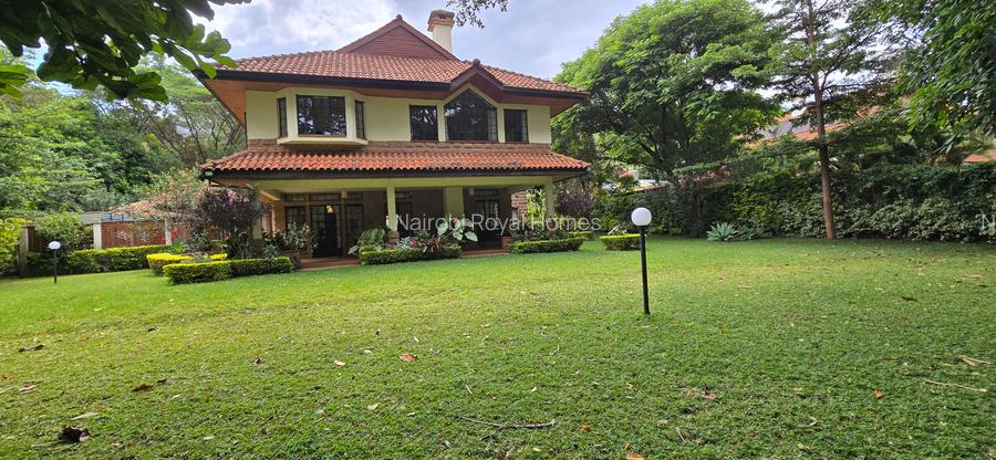 5 Bed House with En Suite at Rosslyn Park 01